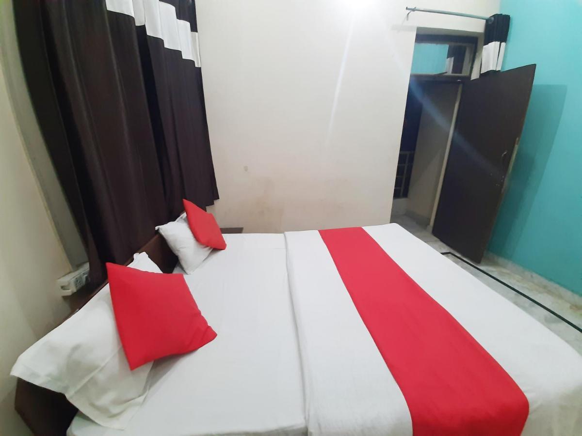 Rhine Guest House آغْرا المظهر الخارجي الصورة